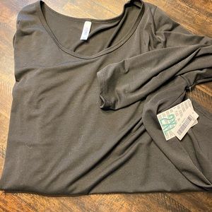 Solid black LulaRoe Lynnae